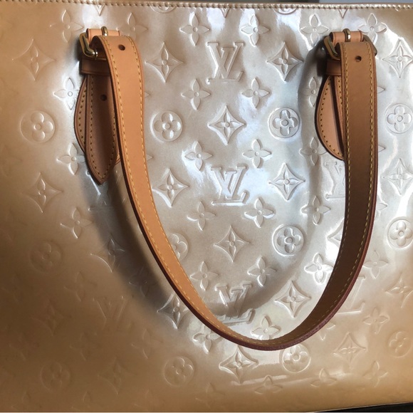 Louis Vuitton Brentwood Vernis Patent Leather, near excellent condition - Picture 13 of 14